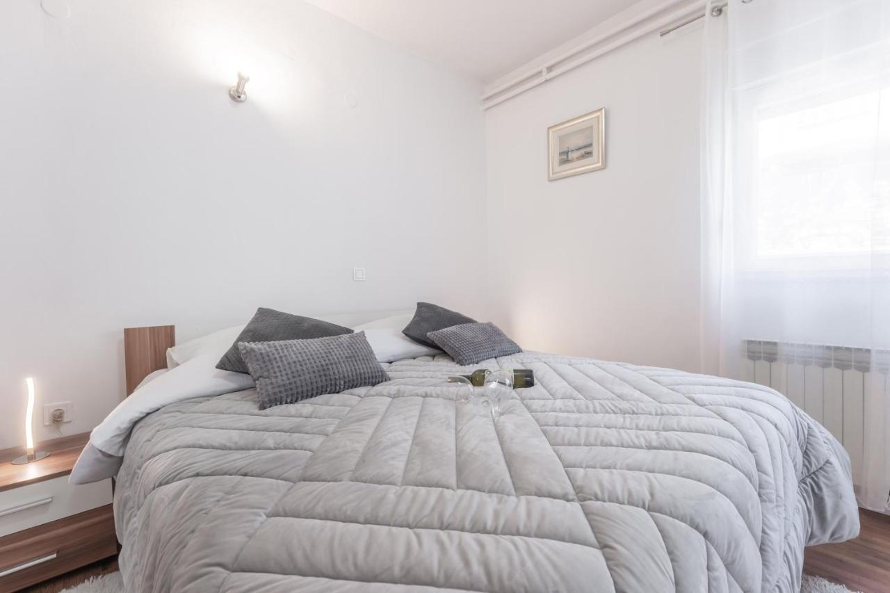 Apartman Lana Vidikovac Zara Esterno foto