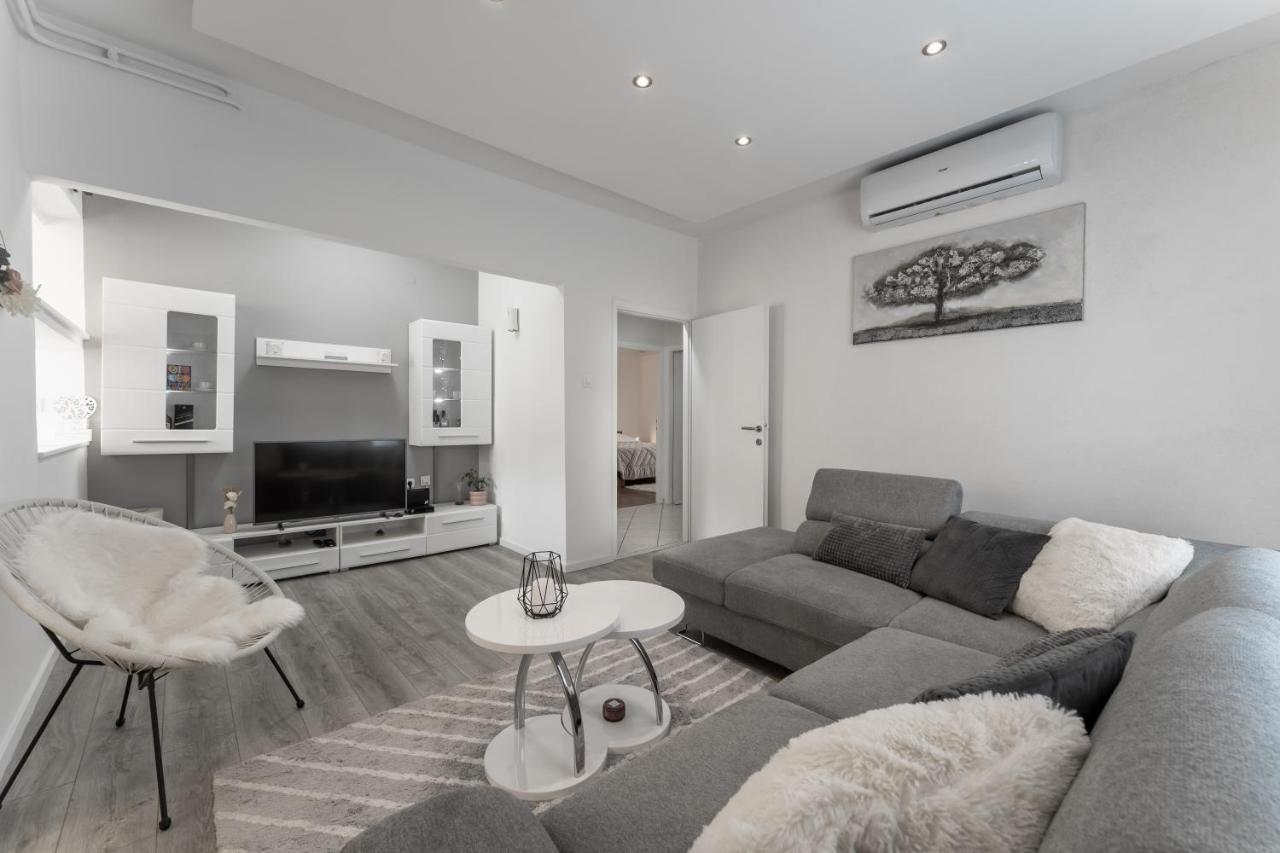 Apartman Lana Vidikovac Zara Esterno foto